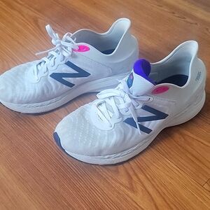 New balance shoes